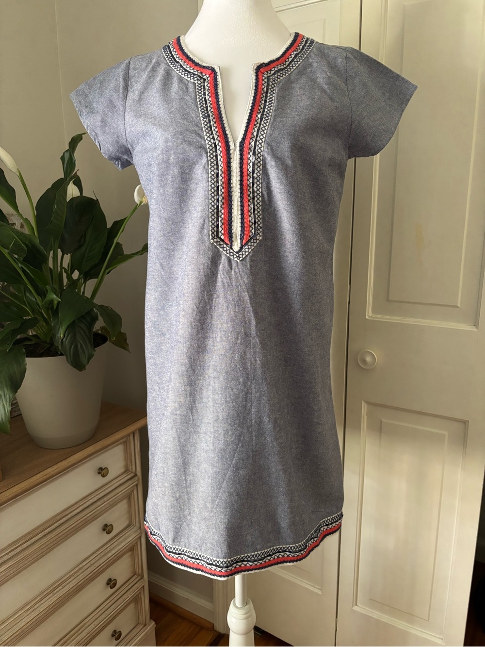 Mud Pie Blue Chambray Shift Dress with Embroidered Trim size Small